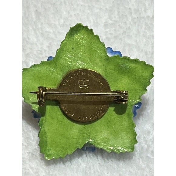 Vintage Crown Staffordshire England Porcelain Rose Brooch Pin Pink *Tiny Flaw - Picture 6 of 10